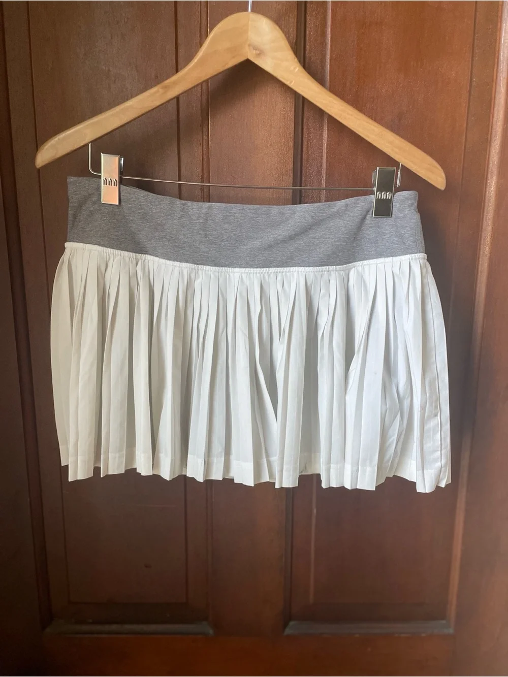 Lululemon women's size 8 white / gray athletic skort - Picture 2 of 7